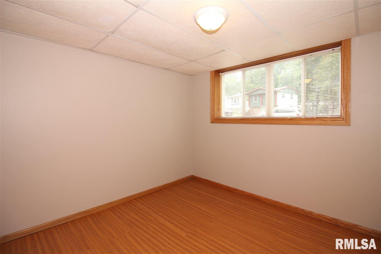 3811 West Lancer Road Peoria, IL 61615 - Photo 19 of 34 Gallery Image 19