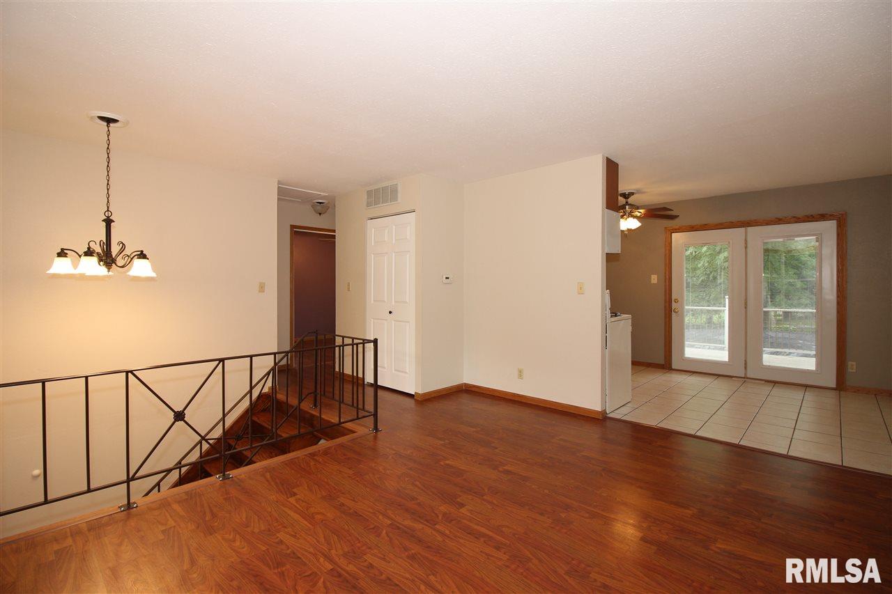 3811 West Lancer Road Peoria, IL 61615 - Photo 3 of 34 Gallery Image 3
