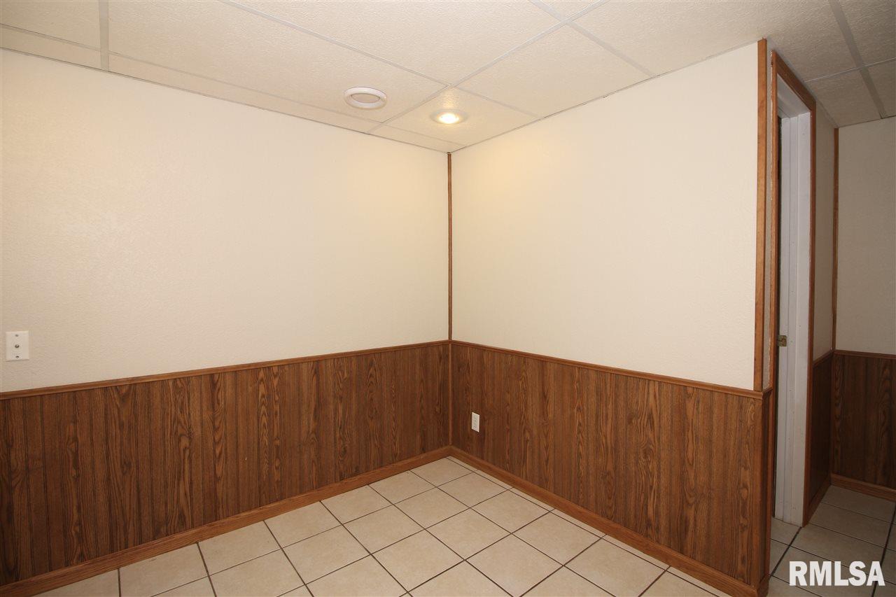 3811 West Lancer Road Peoria, IL 61615 - Photo 24 of 34 Gallery Image 24