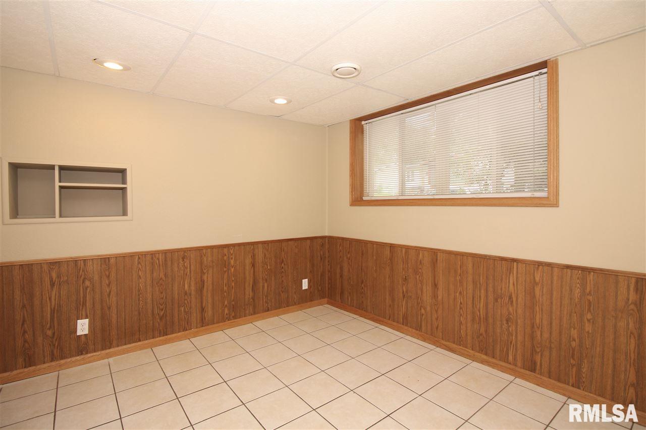 3811 West Lancer Road Peoria, IL 61615 - Photo 27 of 34 Gallery Image 27