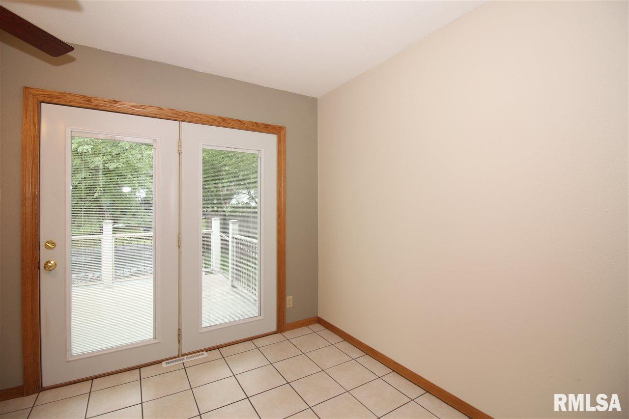3811 West Lancer Road Peoria, IL 61615 - Photo 6 of 34 Gallery Image 6