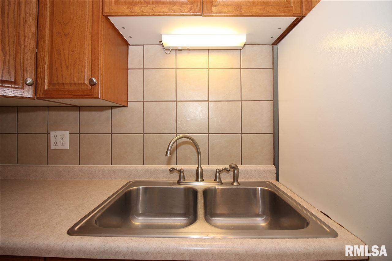 3811 West Lancer Road Peoria, IL 61615 - Photo 10 of 34 Gallery Image 10