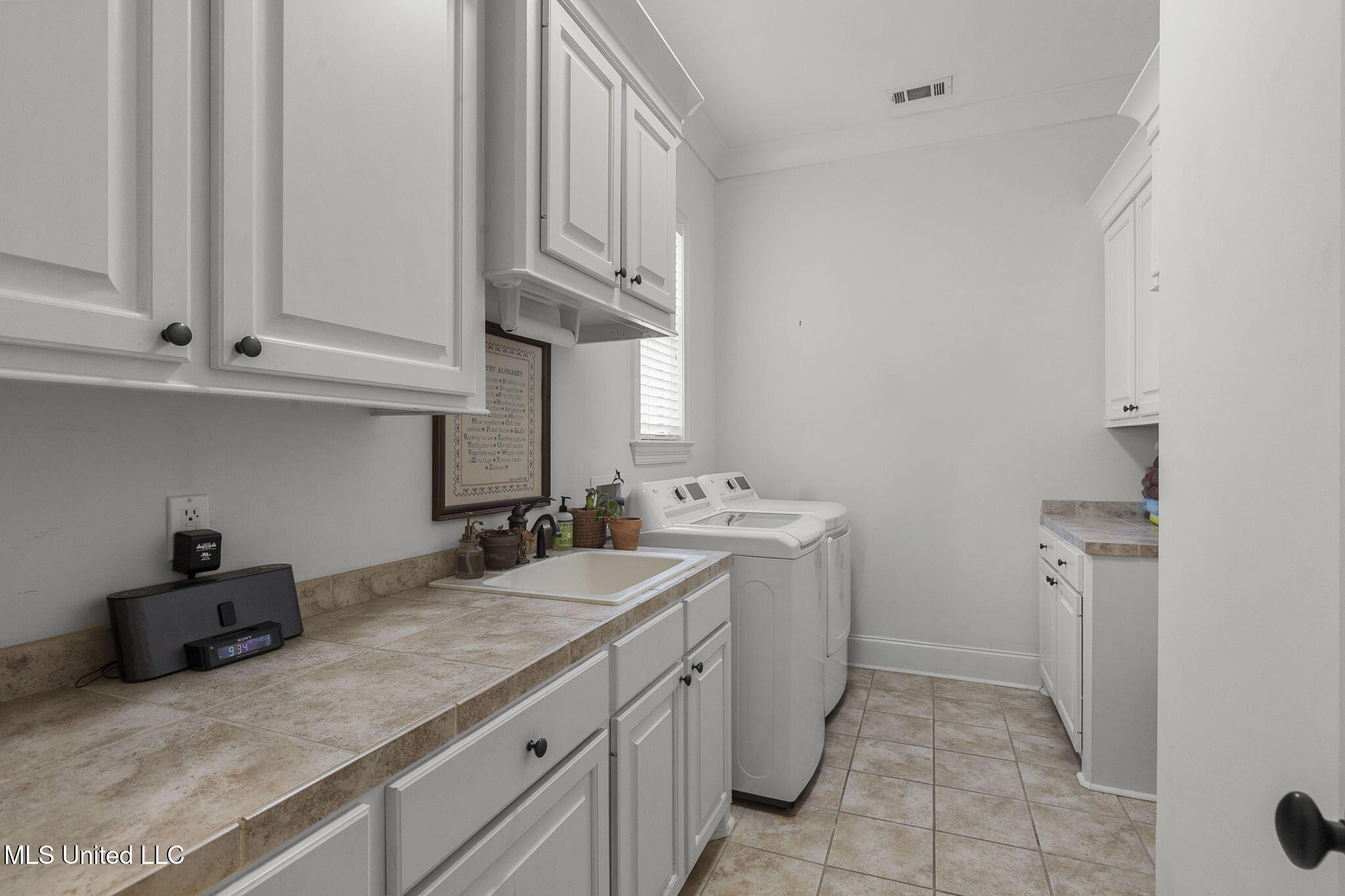 2050 London Avenue Jackson, MS 39211 - Photo 23 of 54 30-web-or-mls-2050 London-28