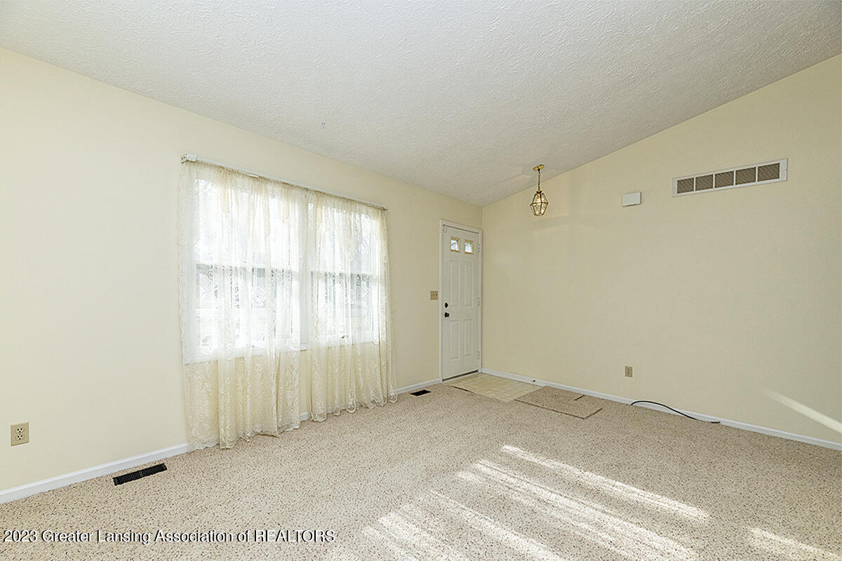 1191 East State Road Lansing, MI 48906 - Photo 9 of 27 _DSC8241