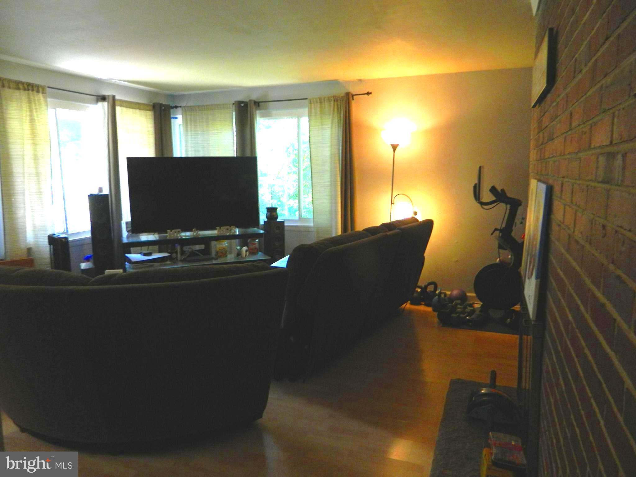 9700 Dilston Road Silver Spring, MD 20903 - Photo 7 of 50 Living Room