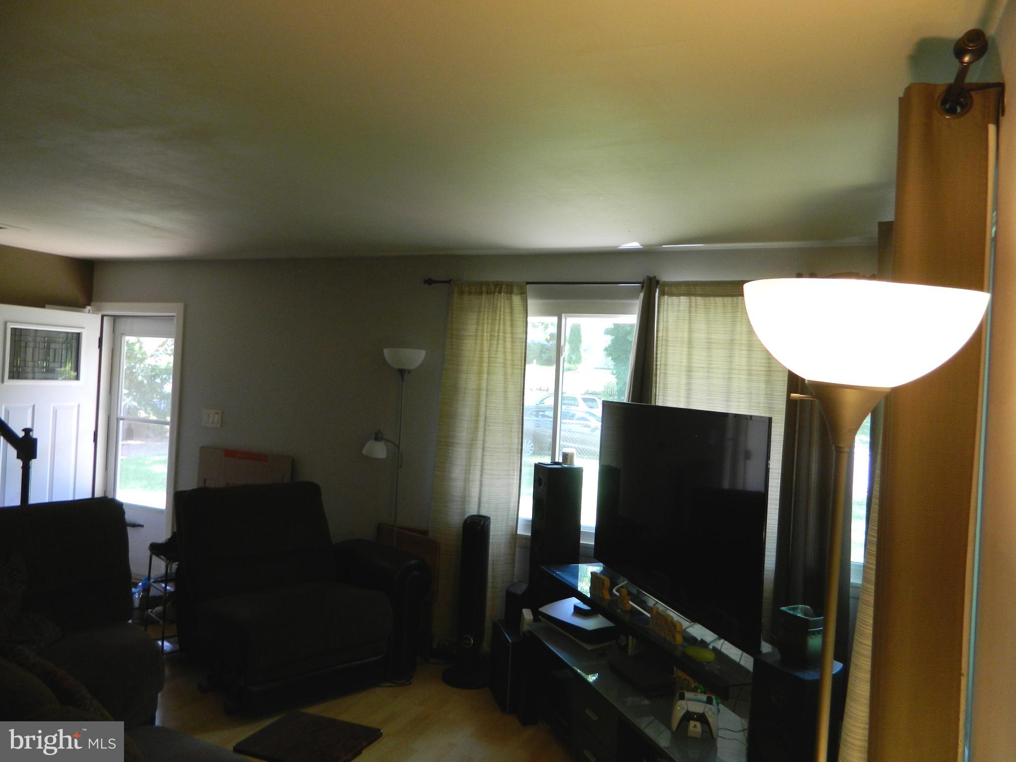 9700 Dilston Road Silver Spring, MD 20903 - Photo 9 of 50 Living Room