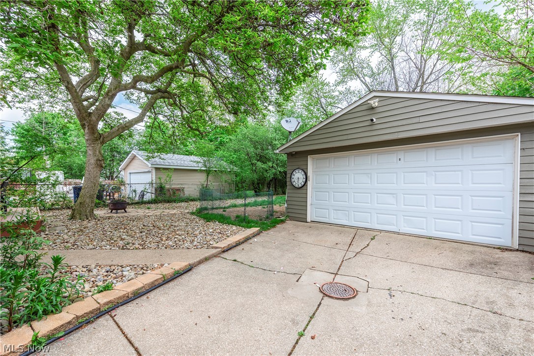 1473 Parkhill Road Cleveland Heights, OH 44121 - Photo 30 of 35