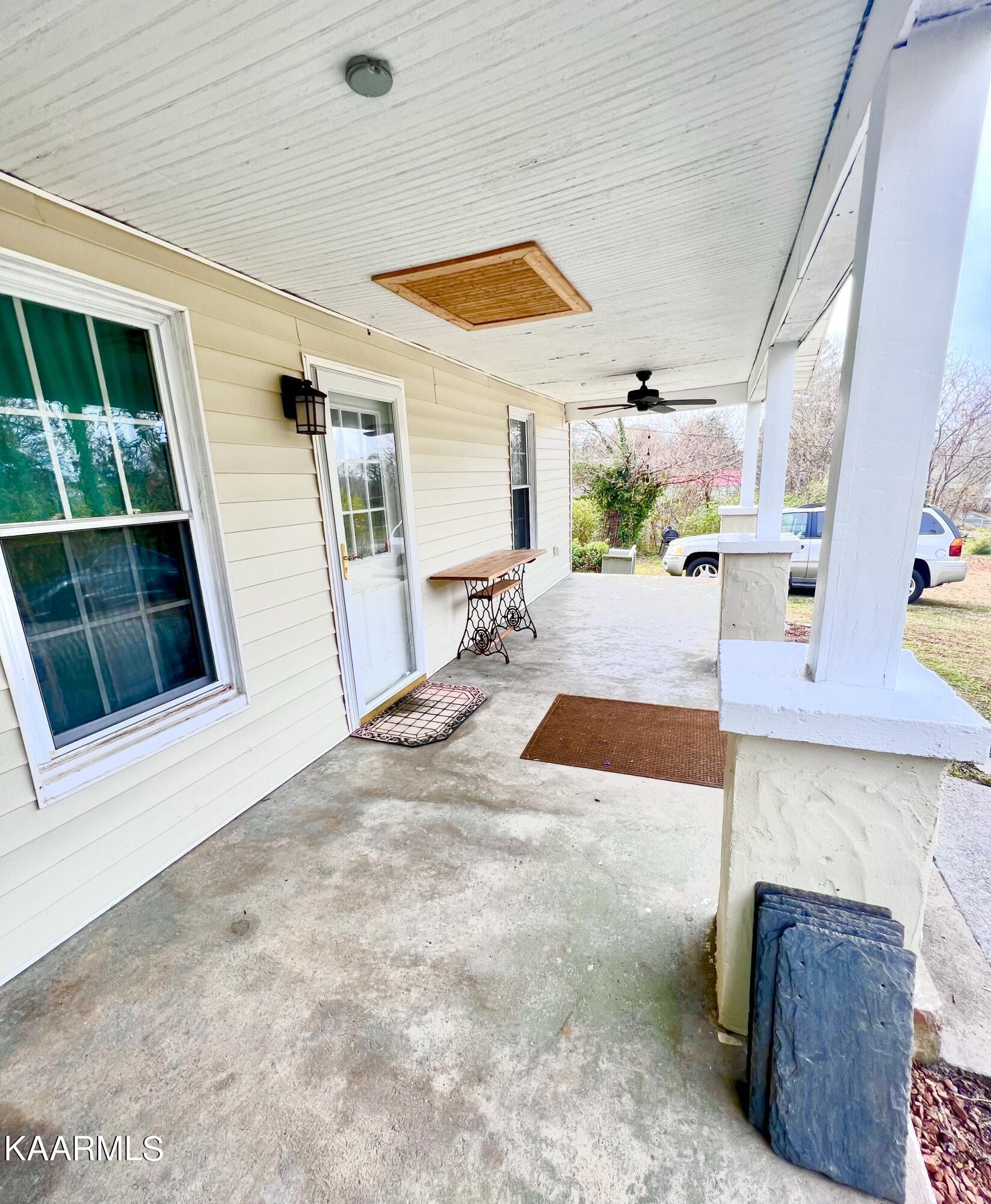 616 Busbee Road Knoxville, TN 37920 - Photo 4 of 26 Gallery Image 4