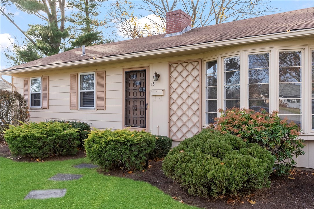15 Killdeer Road Warwick, RI 02888 - Photo 2 of 29