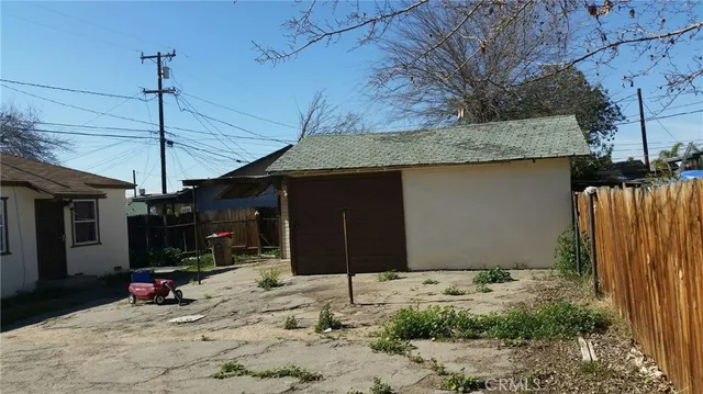 $319,900 | 1917 Pacific Street, Bakersfield, CA 93305