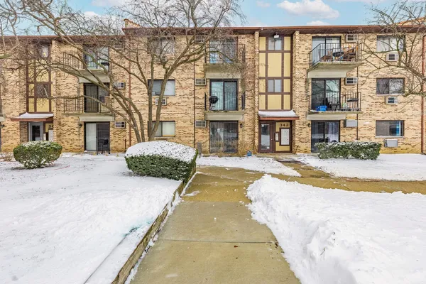 $199,995 | 342 Klein Creek Court, Unit 5E, Carol Stream, IL 60188