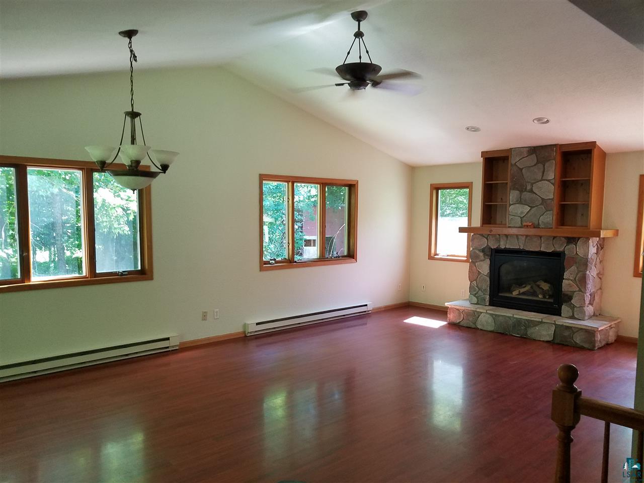 4750 Canosia Road Saginaw, MN 55779 - Photo 3 of 16 Living room