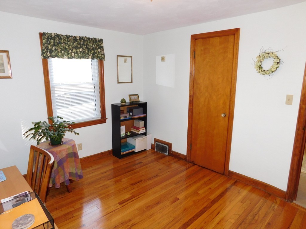 14 Barton Street Springfield, MA 01104 - Photo 8 of 29