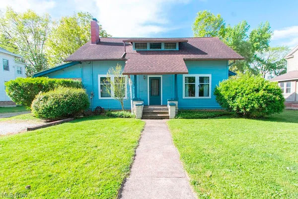 $278,800 | 686 West Liberty Street, Medina, OH 44256