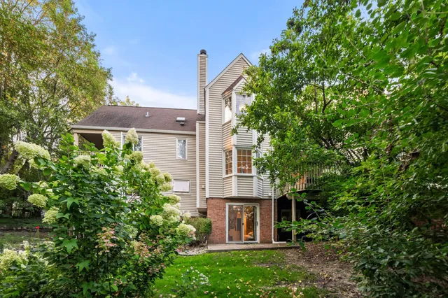 $399,900 | 17661 Southridge Court, Minnetonka, MN 55345