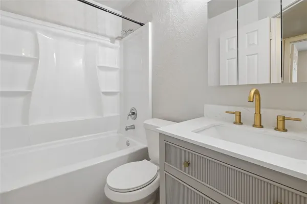 $2,100 | 820 Sahara Avenue, Unit B, Austin, TX 78745