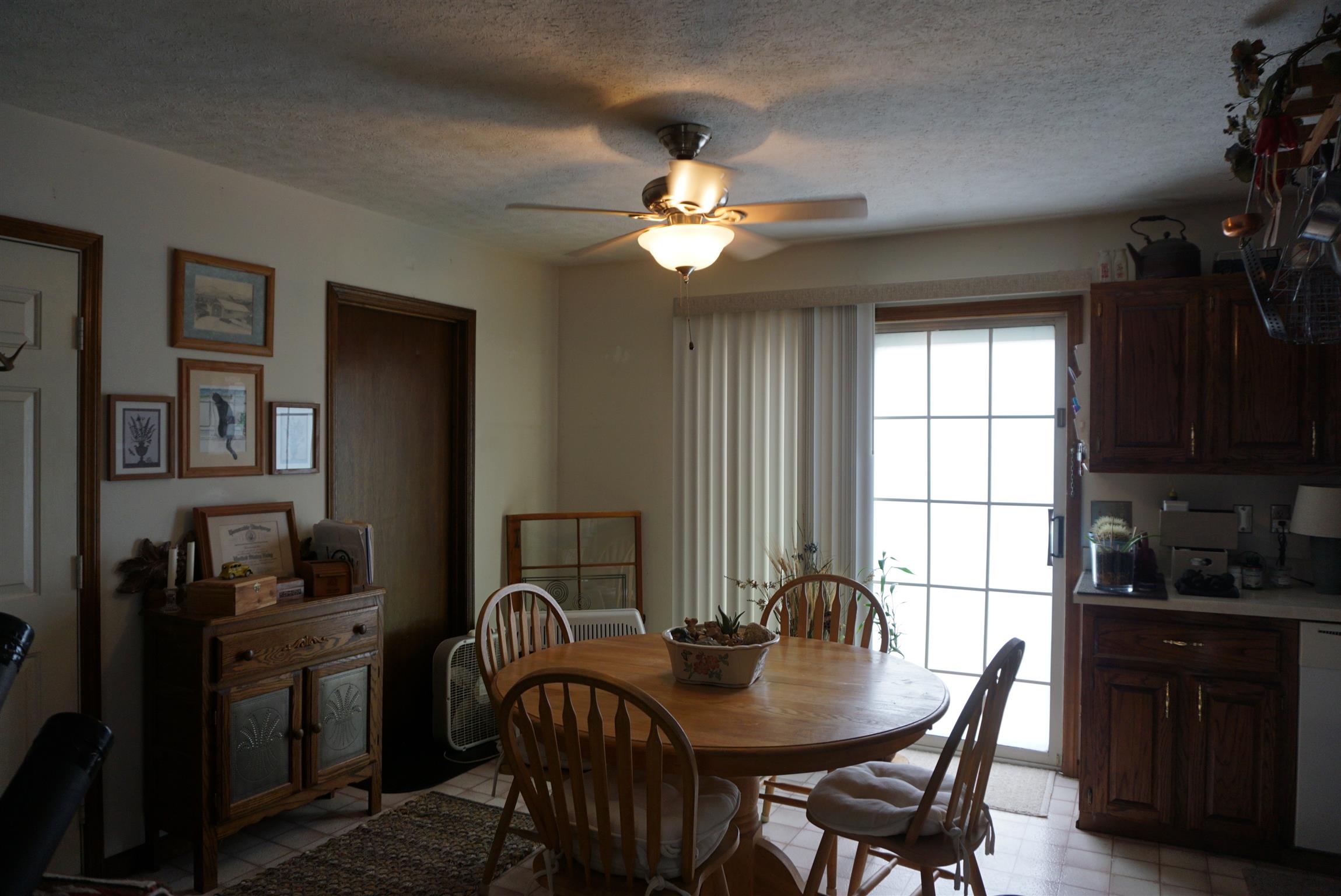 634 Butler Road Portland, TN 37148 - Photo 3 of 14 a dining room with furniture and window