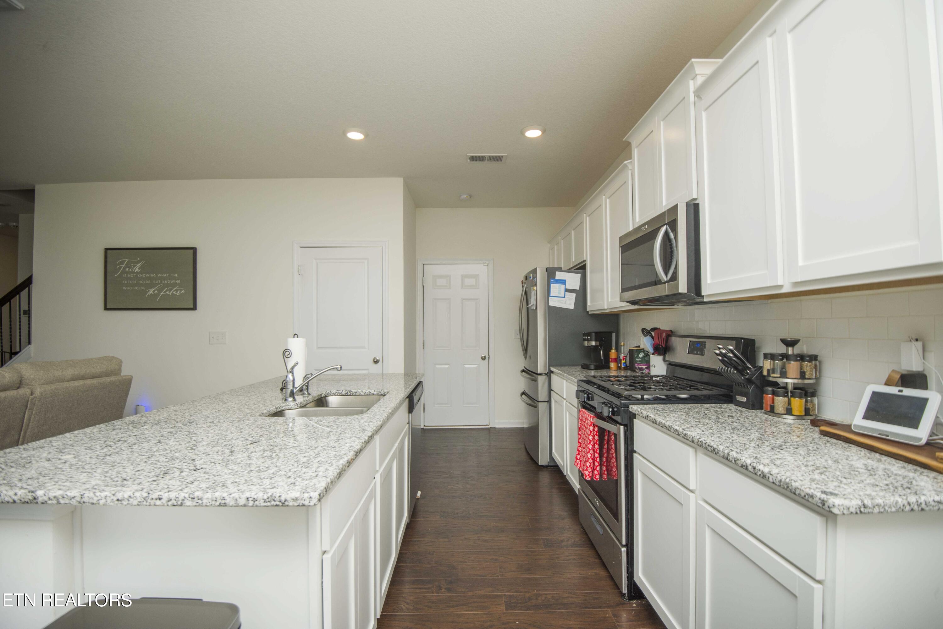 107 Derailleur Street Oak Ridge, TN 37830 - Photo 13 of 44 kitchen 4_1