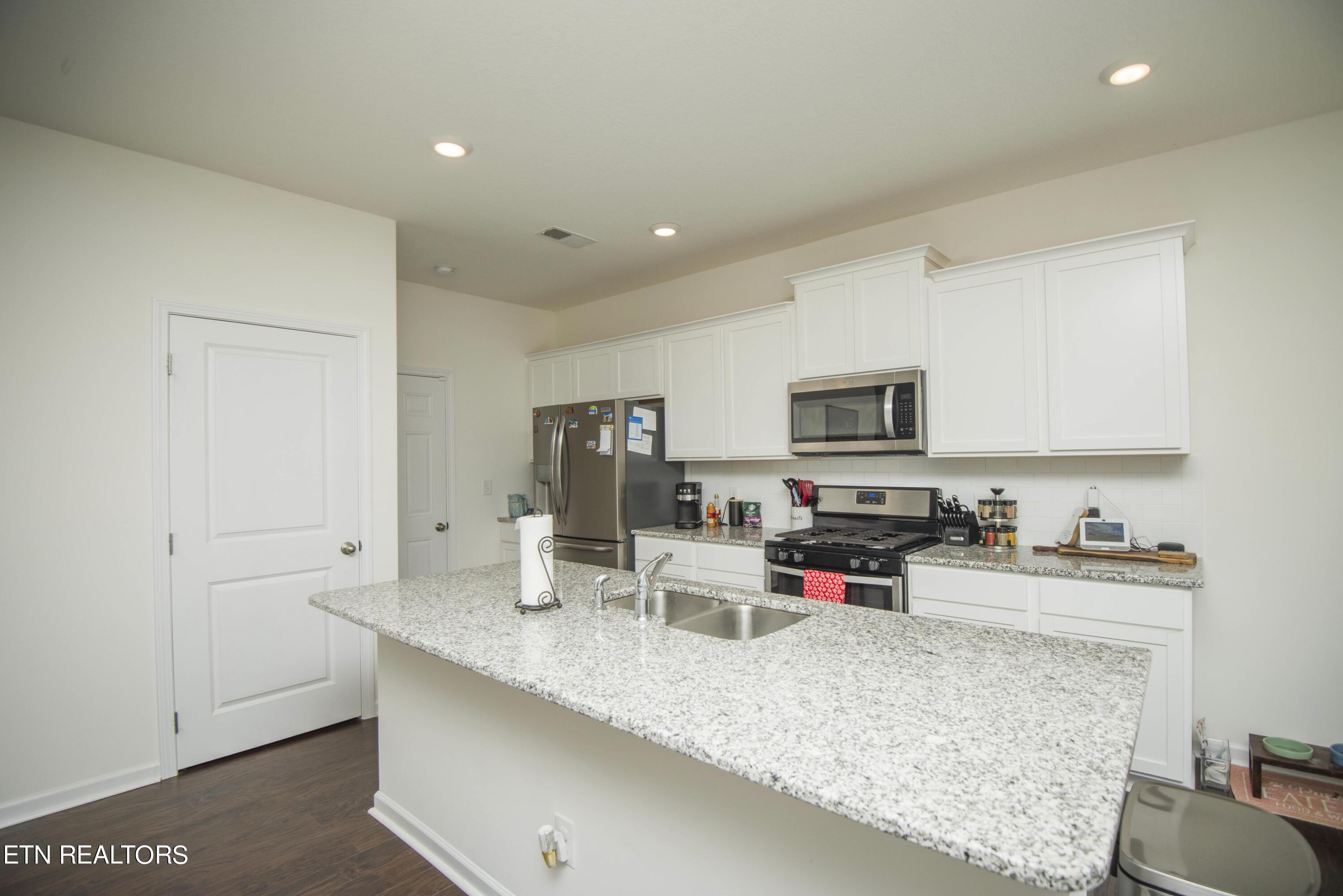 107 Derailleur Street Oak Ridge, TN 37830 - Photo 14 of 44 kitchen 5_1