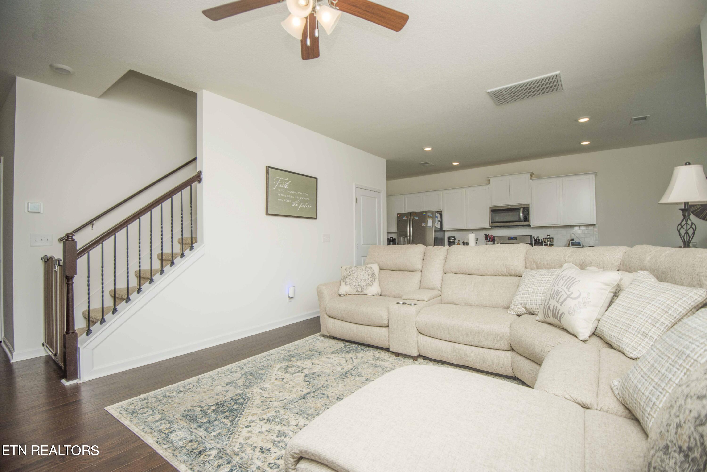 107 Derailleur Street Oak Ridge, TN 37830 - Photo 10 of 44 living 2_1