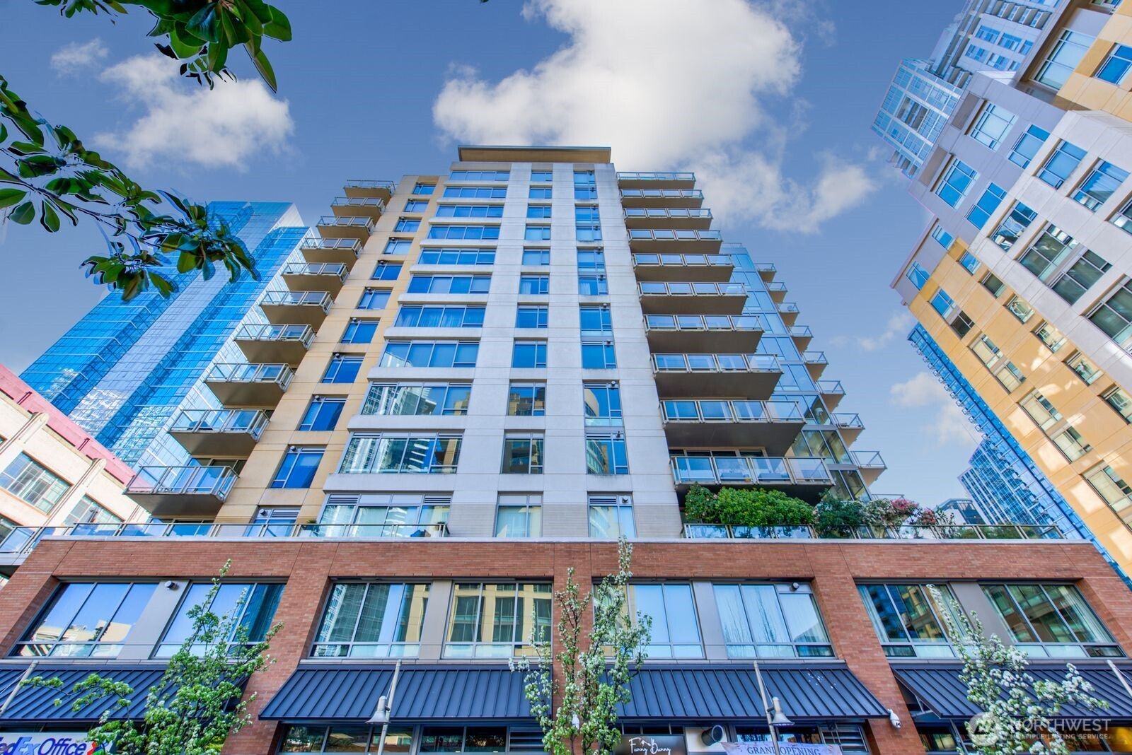 910 Lenora Street, Unit S604 Seattle, WA 98121 - Photo 1 of 30