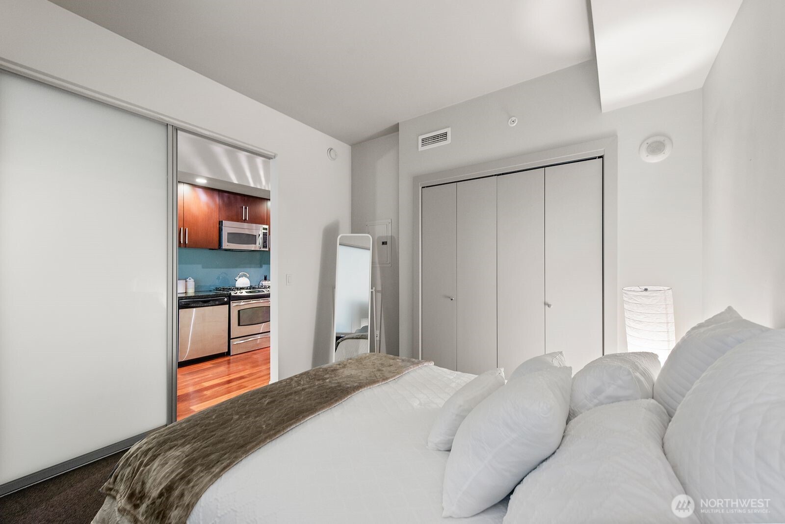 910 Lenora Street, Unit S604 Seattle, WA 98121 - Photo 16 of 30