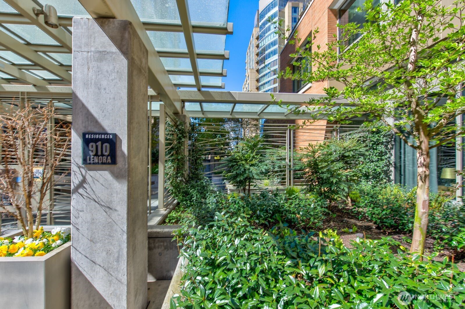 910 Lenora Street, Unit S604 Seattle, WA 98121 - Photo 2 of 30