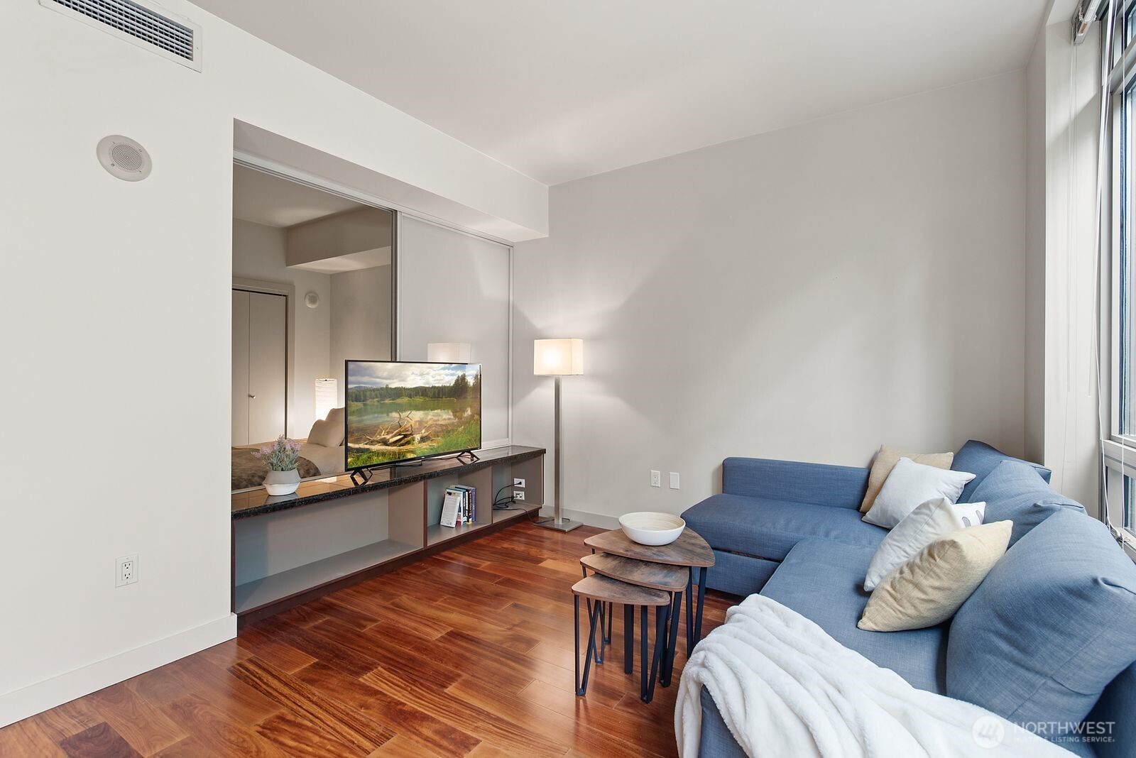 910 Lenora Street, Unit S604 Seattle, WA 98121 - Photo 6 of 30