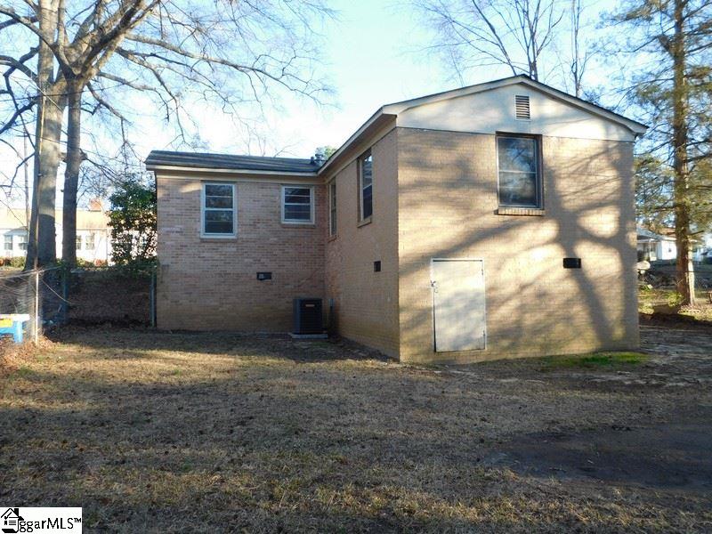 201 Shands Street Clinton, SC 29325 - Photo 2 of 14 Gallery Image 2