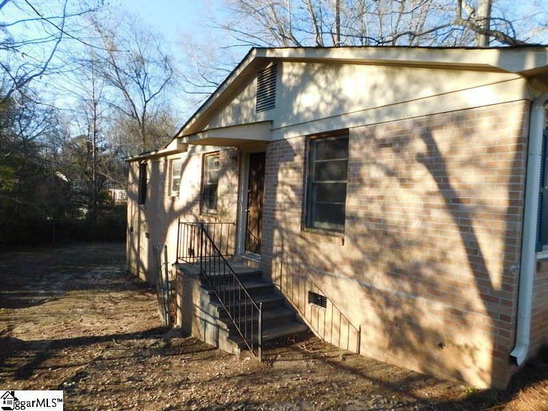 201 Shands Street Clinton, SC 29325 - Photo 3 of 14 Gallery Image 3