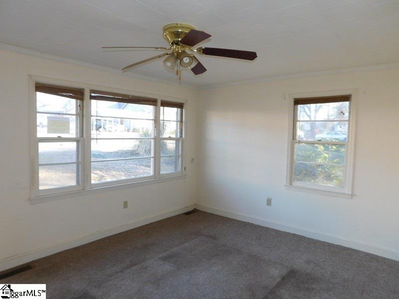 201 Shands Street Clinton, SC 29325 - Photo 5 of 14 Gallery Image 5