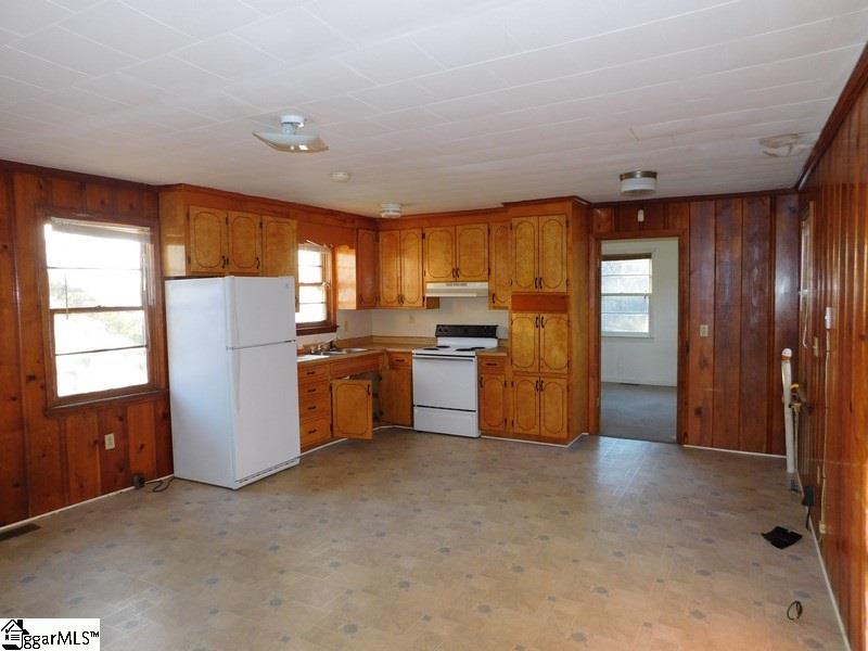 201 Shands Street Clinton, SC 29325 - Photo 6 of 14 Gallery Image 6