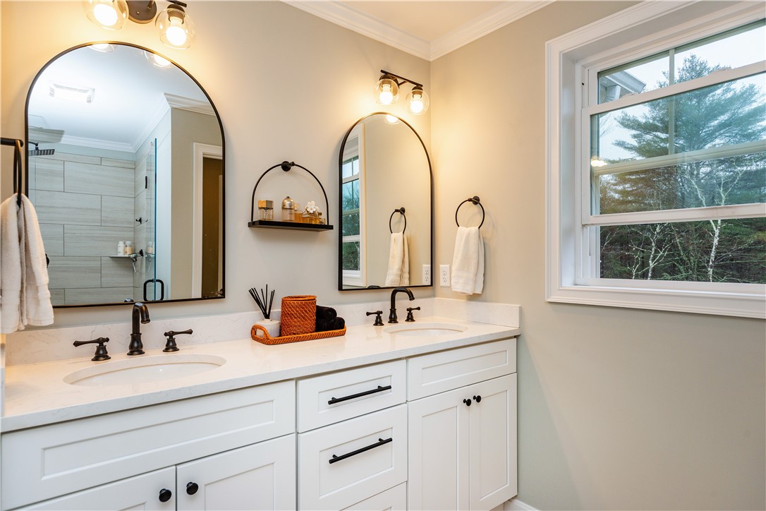 10 Cassidy Trail Coventry, RI 02831 - Photo 26 of 41 Primary bath