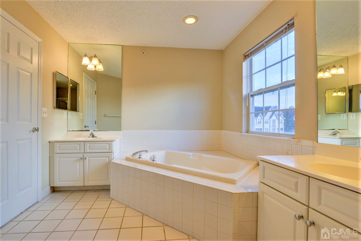 4 Inverness Drive Edison, NJ 08820 - Photo 13 of 29 Gallery Image 13