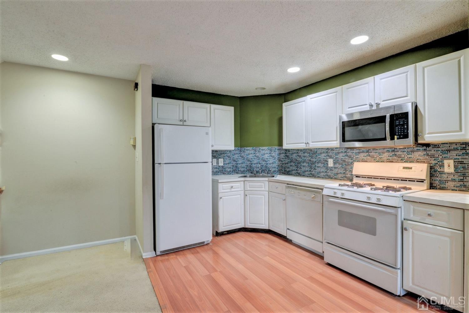 4 Inverness Drive Edison, NJ 08820 - Photo 3 of 29 Gallery Image 3