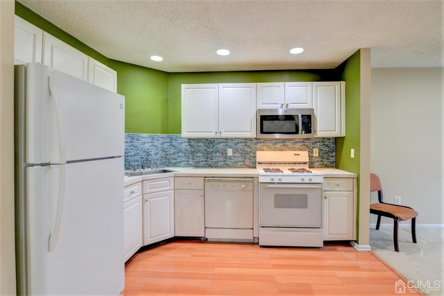 4 Inverness Drive Edison, NJ 08820 - Photo 6 of 29 Gallery Image 6
