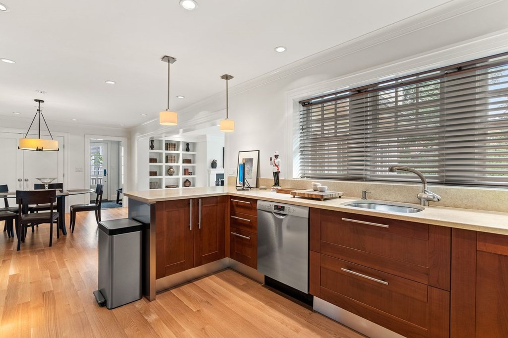 22 Robert Road Marblehead, MA 01945 - Photo 13 of 41 a kitchen with lots of counter top space
