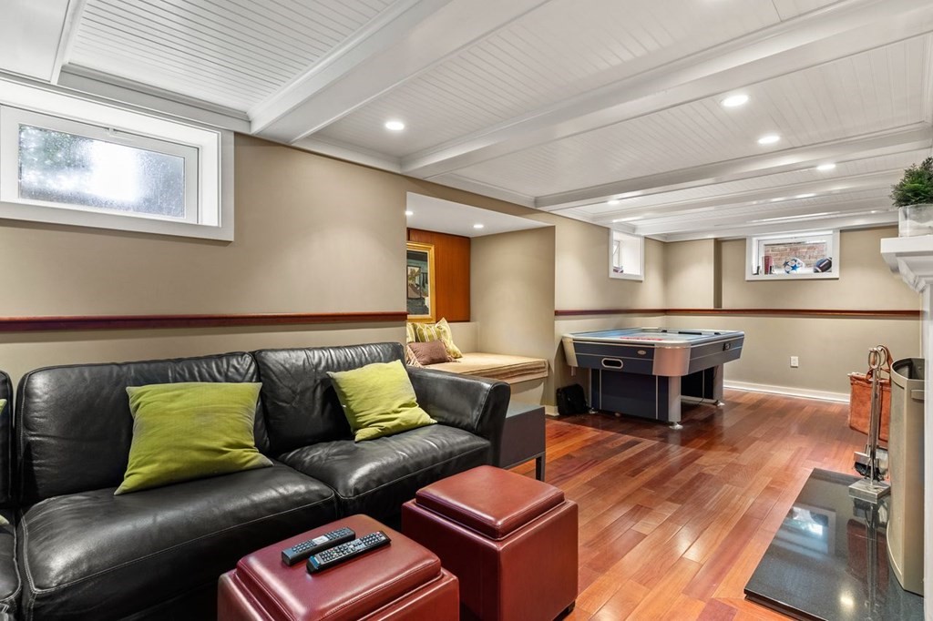 22 Robert Road Marblehead, MA 01945 - Photo 34 of 41 a living room with furniture and a wooden floor