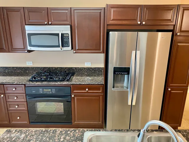 $2,850 | 4808 North 24th Street, Unit 804, Phoenix, AZ 85016