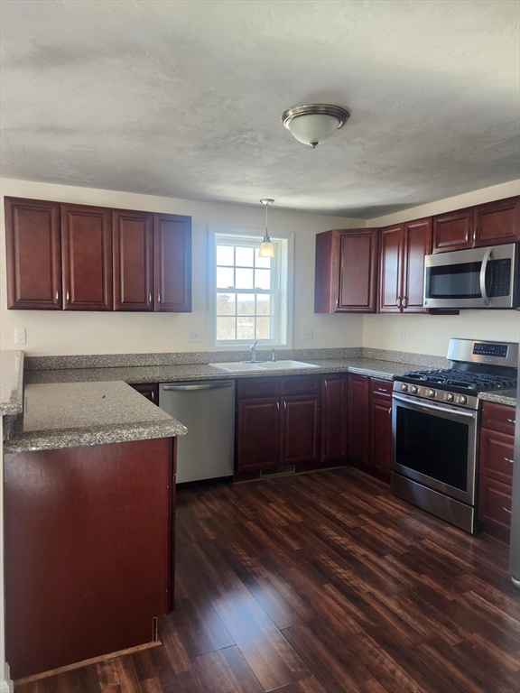 24 Bittersweet Boulevard, Unit 24 Worcester, MA 01607 - Photo 3 of 31