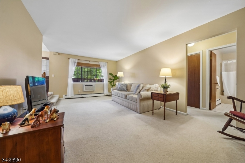 19 Kensington Road, Unit 19H Chatham, NJ 07928 - Photo 5 of 24