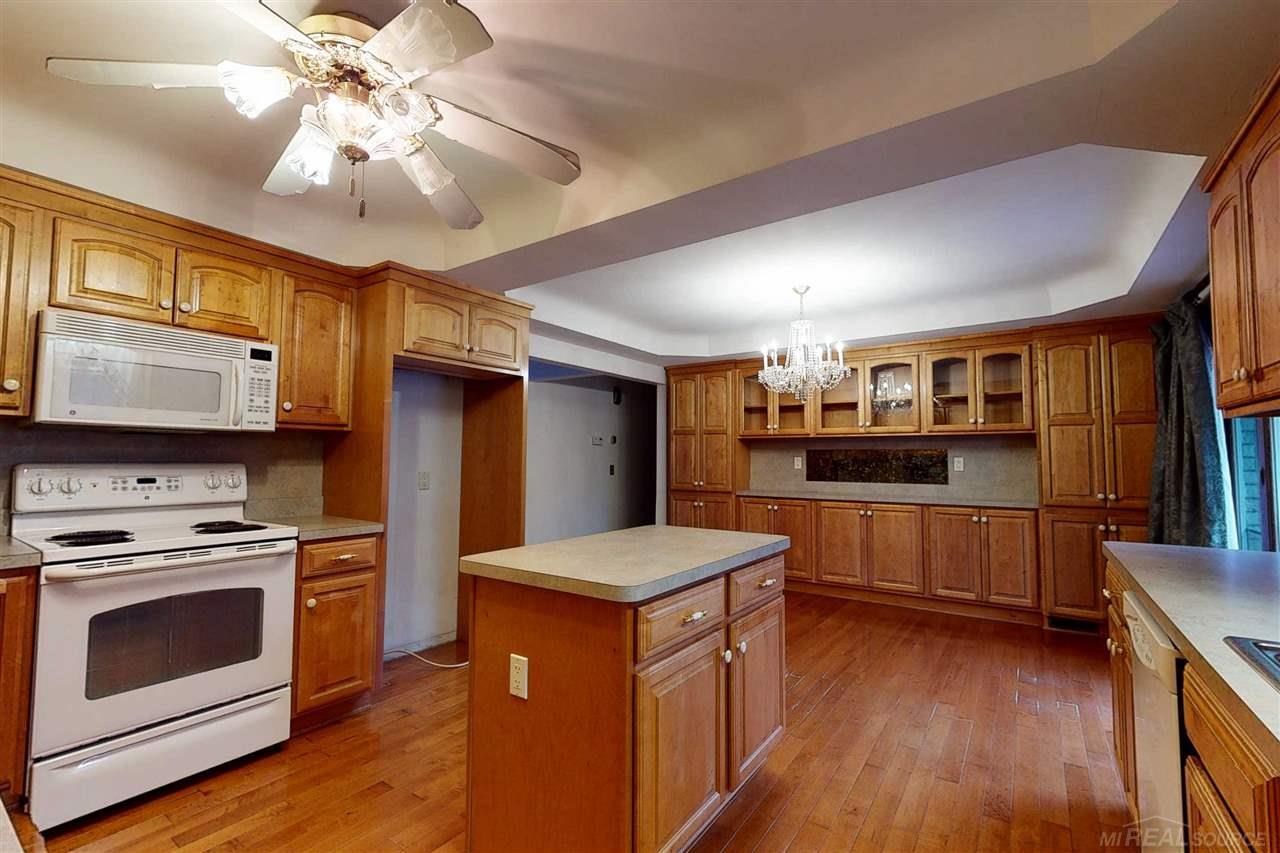 3533 East Hunters Creek Road, Unit CREEKS Metamora, MI 48455 - Photo 20 of 63