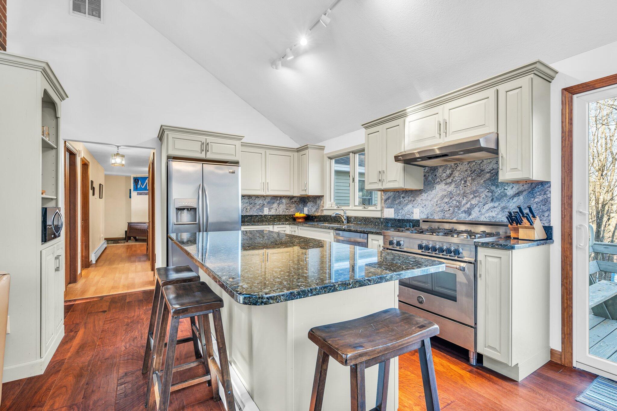 10 Groundnut Hill Road Cape Neddick, ME 03902 - Photo 10 of 54 10 groundnut kitchen island