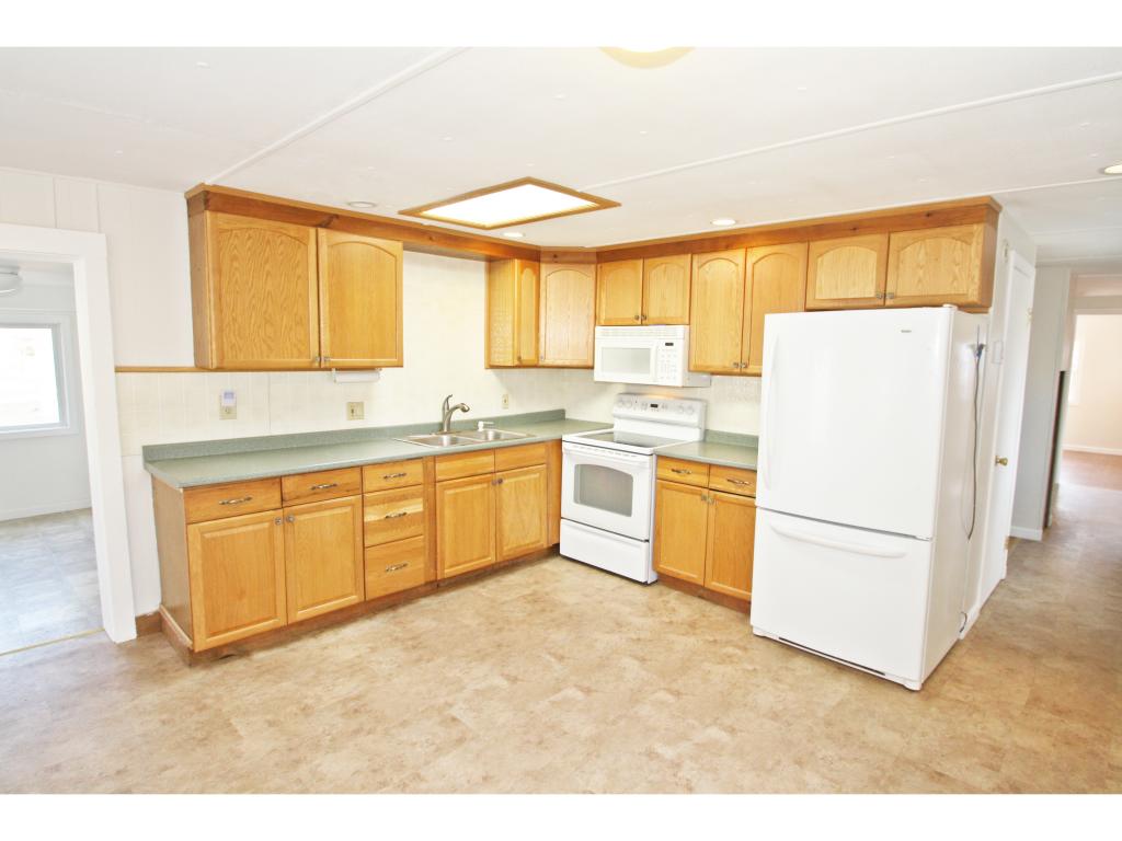 12 South Blueberry Lane Rochester, NH 03867 - Photo 3 of 21