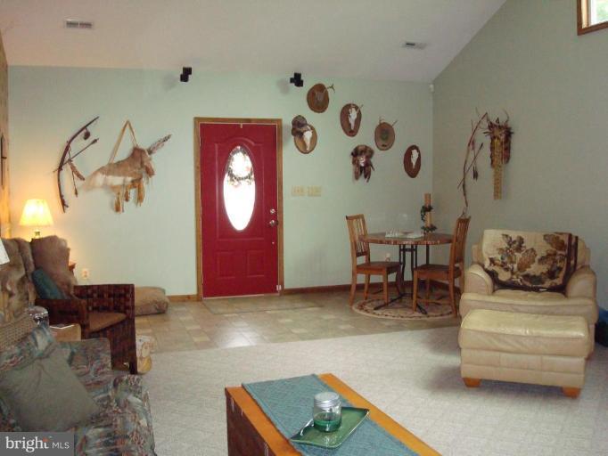 1919 Tyler Road Dundalk, MD 21222 - Photo 6 of 30 Entrance / Foyer