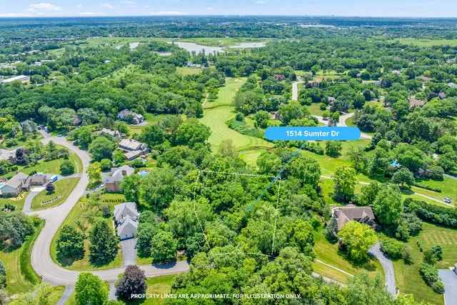 a view of a lush green field