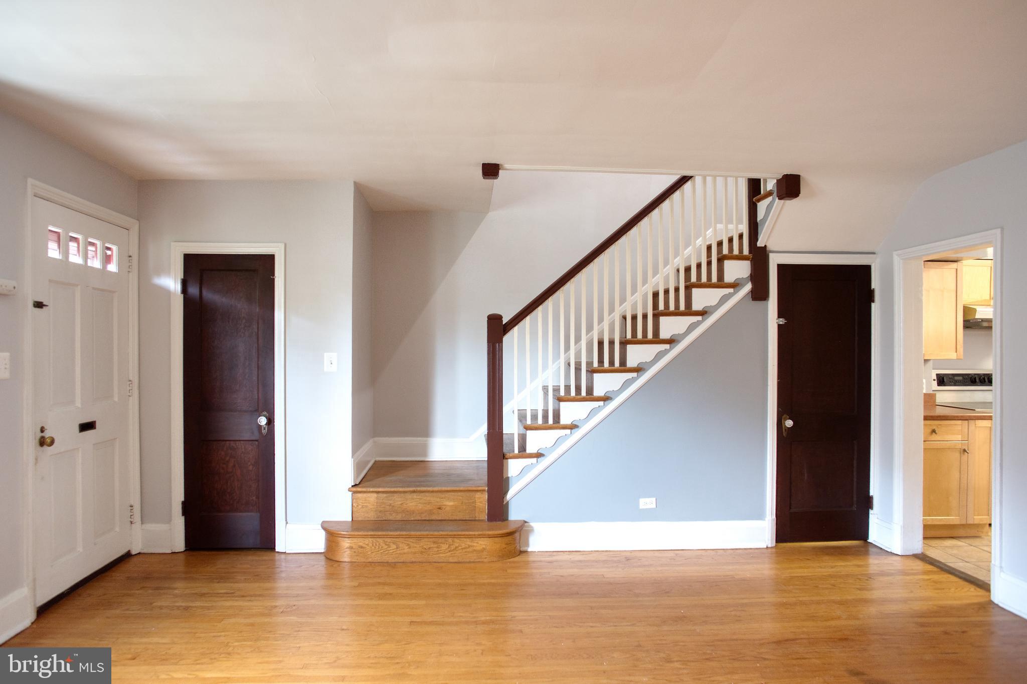 27 North Belle Grove Road Baltimore, MD 21228 - Photo 4 of 23 Gallery Image 4