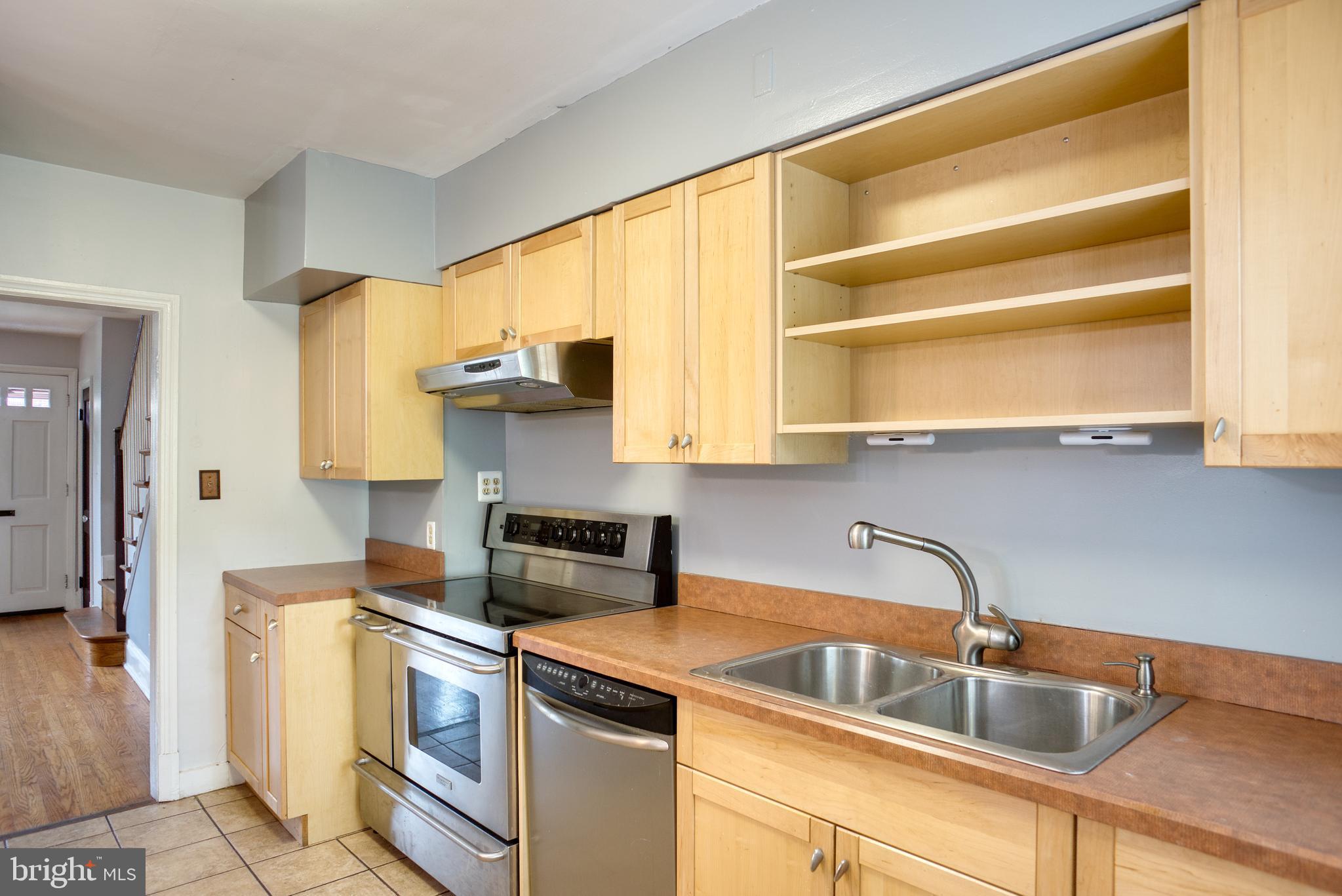27 North Belle Grove Road Baltimore, MD 21228 - Photo 6 of 23 Gallery Image 6
