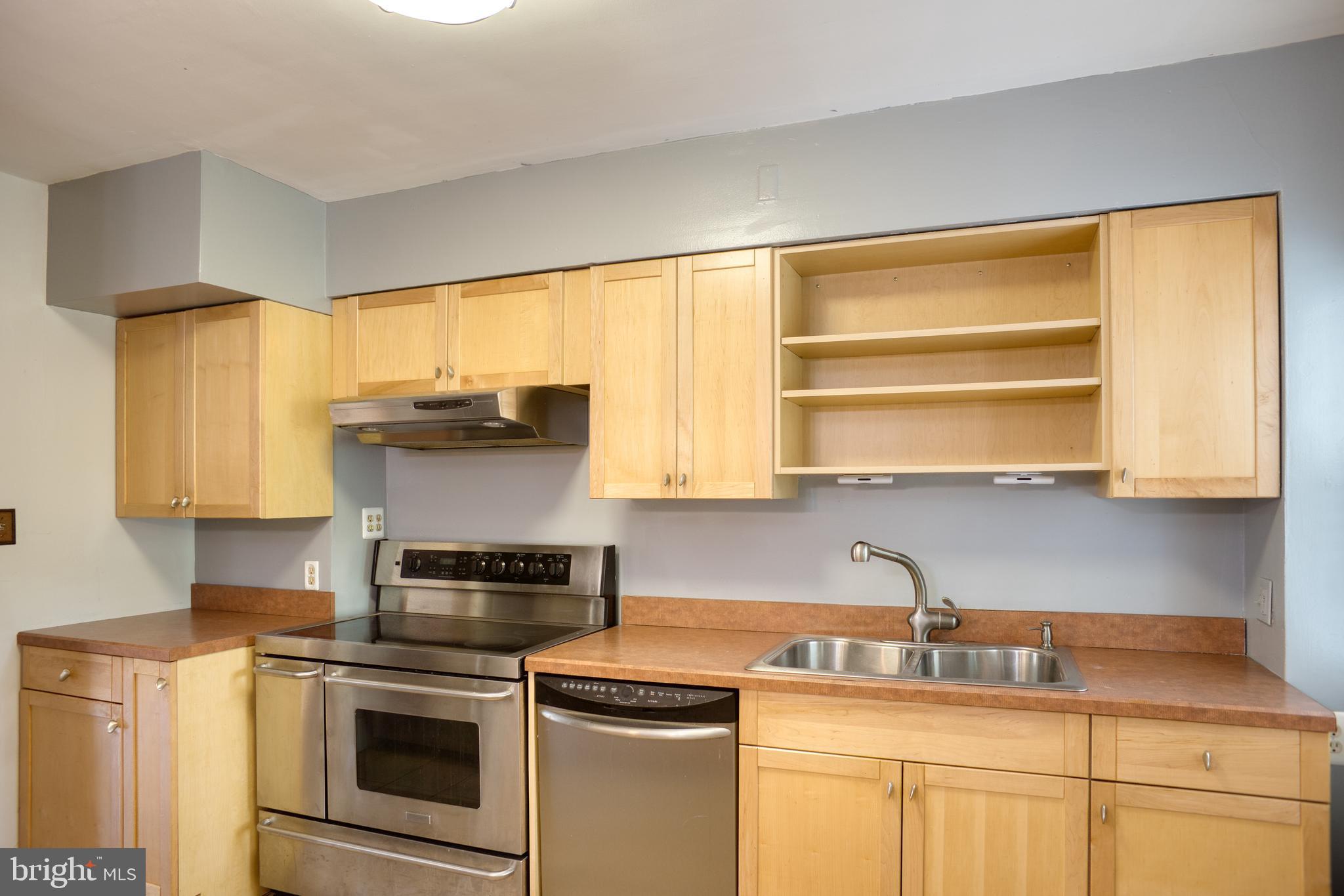 27 North Belle Grove Road Baltimore, MD 21228 - Photo 7 of 23 Gallery Image 7
