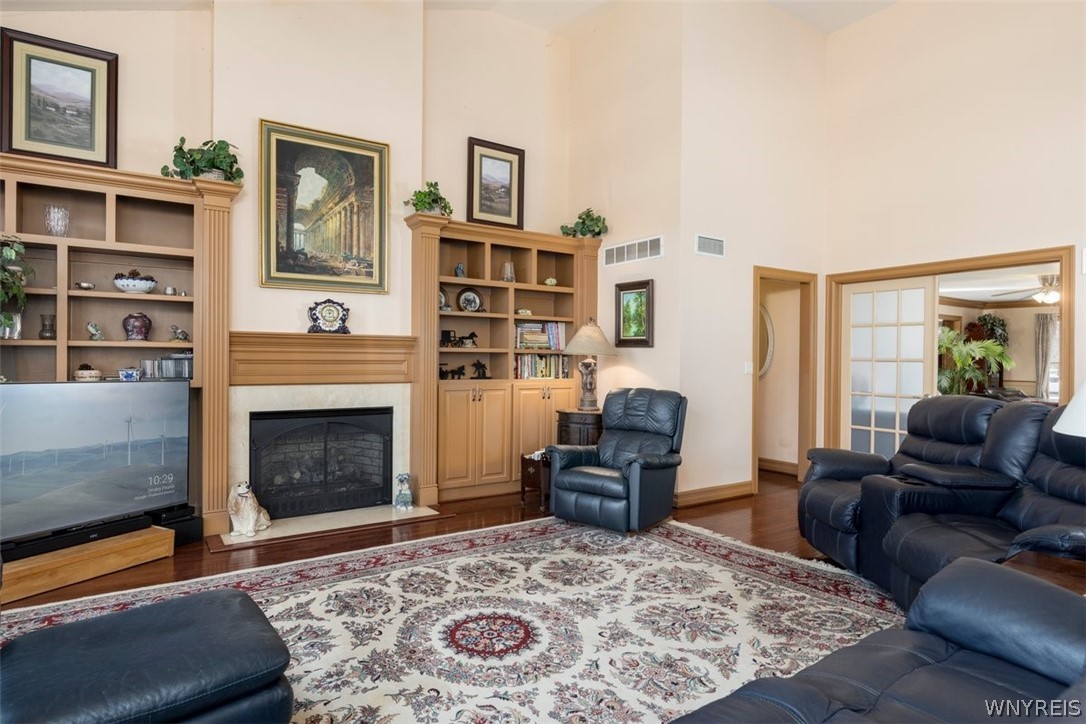 860 Union Road West Seneca, NY 14224 - Photo 21 of 50 Living Room With Brazilian Cherry Hardwood